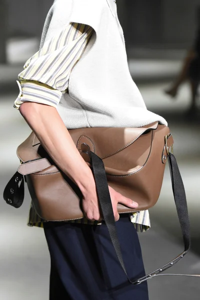 Look 52